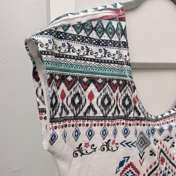 En Crème tee with open back - Picture 2 of 5